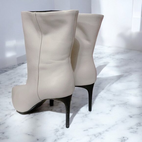 NIB Revolve Alias Mae Off White All Leather Bootie - Picture 6 of 7